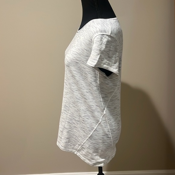 Lululemon shirt - Picture 2 of 4